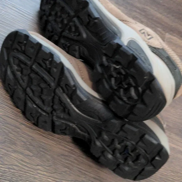 New Balance Womans Size 8 956 Goretex Brown Sneakers - Picture 9 of 9